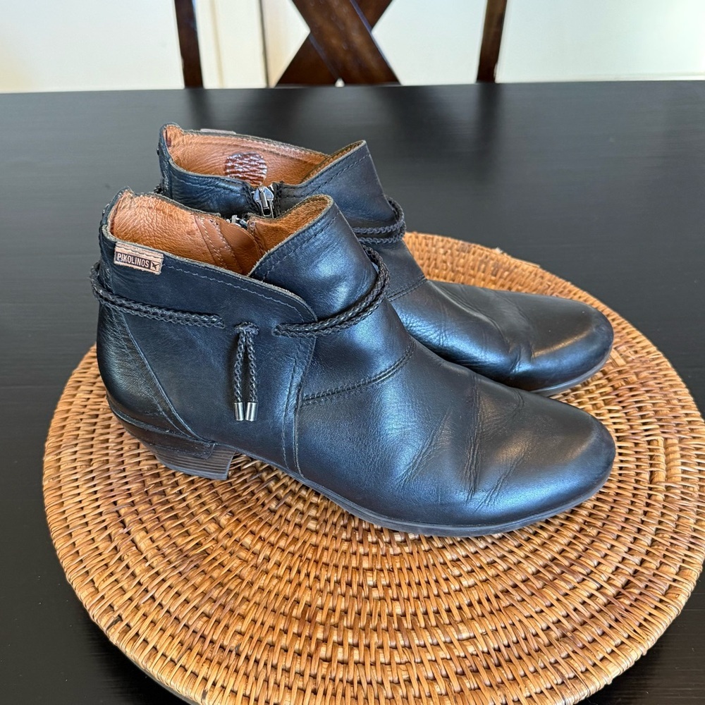 Pikolinos black Leather Ankle‎ Boots